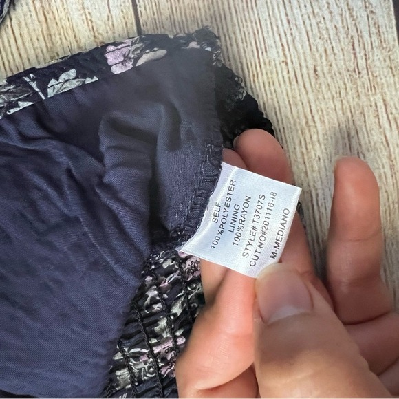 New Blush BJ Ruched Floral Front Lace up Crop Top Quarter sleeve Size Medium - Picture 10 of 10